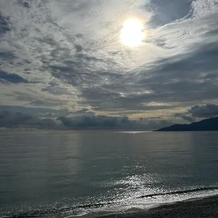 Grekou In The Waves Appartamento Leonídion