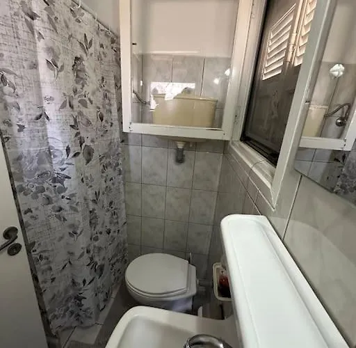 Grekou In The Waves 利昂尼迪翁